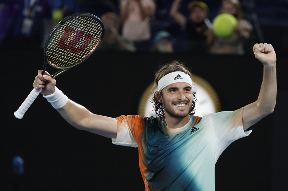 Tsitsipas si v Austrálii po roce opět zahraje semifinále, postupují i ​​Collinsová a Šwiateková – ČT sport – Česká televize