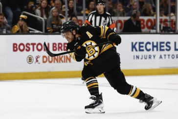 Produktivní Pastrňák a neprůstřelný Vladař jsou mezi hvězdami zápasů