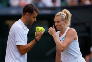Siniaková si připsala další grandslamový titul, s Verbeekem vyhráli na londýnské trávě mix