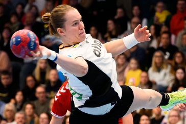 ŽIVĚ: MS házenkářek Německo – Island a Španělsko – Paraguay