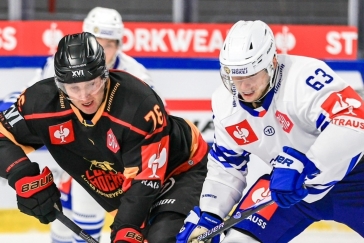 VIDEO: Oslabená Kometa schytala ve Švédsku šest branek a čtvrtfinále LM se jí vzdálilo