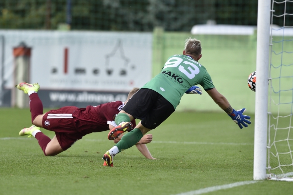 Slavia Odvracela Ve Velvarech Blamaz Sparta Si Zastrilela Banik Uspel Az V Prodlouzeni Ct Sport Ceska Televize