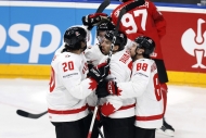 Vyhrocený zápas zvládla lépe Kanada, Švýcarsku uškodil faul Fialy