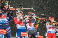 Sprint Češkám nevyšel, po závodě vinily lyže. První výhru slaví Jeanmonnotová