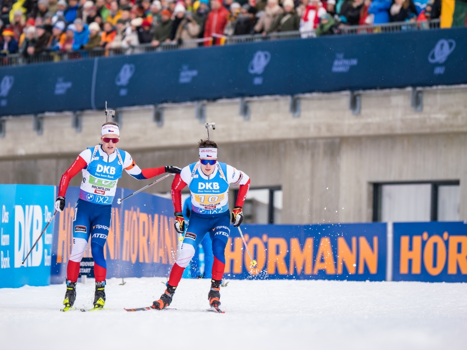 Den norske stafetten har ingen konkurranse.  Tsjekkere mislyktes på skytebane, trener Málek ba fansen om unnskyldning – ČT sport – Tsjekkisk TV