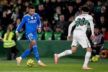 Real remizoval v Elche a Barcelona ztrácí už jen bod na čelo