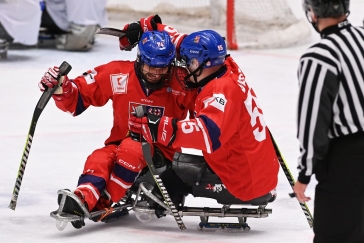 SESTŘIH: Češi převálcovali Italy 5:2 a zahrají si o bronz