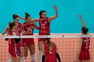 Srbsko dál prochází mistrovstvím světa bez porážky, domácímu Polsku nenechalo ani set