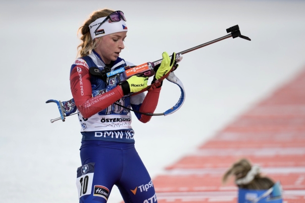 SESTŘIHY: Biatlonisté skončili ve smíšené štafetě pátí, v single mixu třináctí