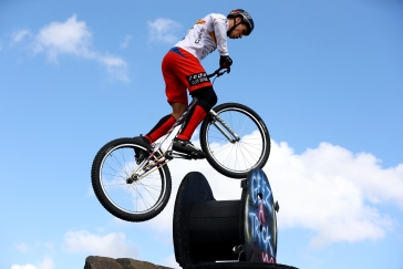 ŽIVĚ: MS v městské cyklistice. Finále trialu žen i s Eliškou Hříbkovou