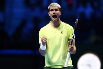 Alcaraz zvládl třísetovou bitvu s Fritzem a přiblížil se postupu do semifinále Turnaje mistrů