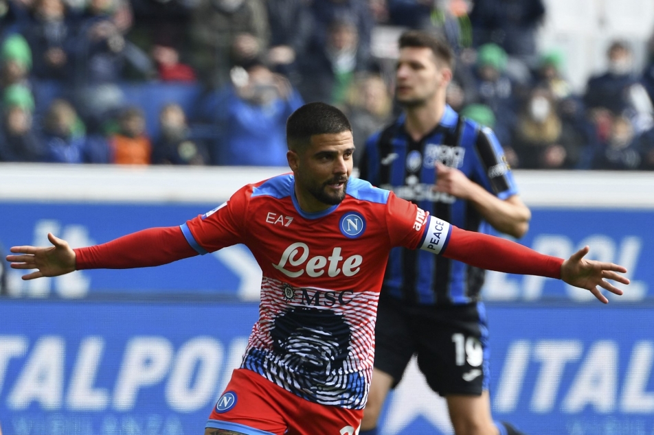 Il Napoli rapina Bergamo e taglia il vantaggio al Milan, l’Inter riporta indietro la Juventus – CT sport – Czech TV