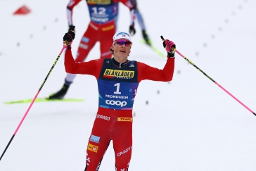 ŽIVĚ: Zimní sezona v plném proudu. Běh žen vyhrála Karlssonová. Nyní běží desítku muži