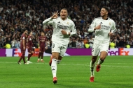 Gyökeres nastřílel nejvíc gólů v evropských soutěžích, zlatou kopačku ale získal Mbappé. Schick skončil desátý