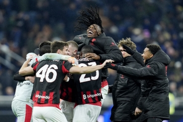 Serii A vede AS Řím. AC Milán díky Pulišičovi porazil Inter, který zahodil penaltu