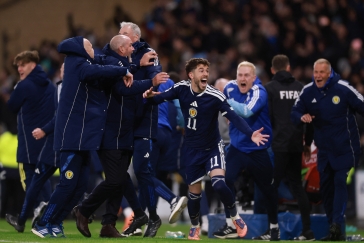 "Strašní" Skotové budou na MS po 28 letech. K postupu si pomohli krásnými góly včetně lobu z půlky