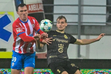 Van Burenův hattrick zpražil Zbrojovku. Hradec v poháru postupuje