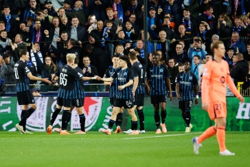 Bruggy sahaly v LM po senzaci, ale Barcelona vydřela alespoň bod. Schick zařídil výhru Leverkusenu