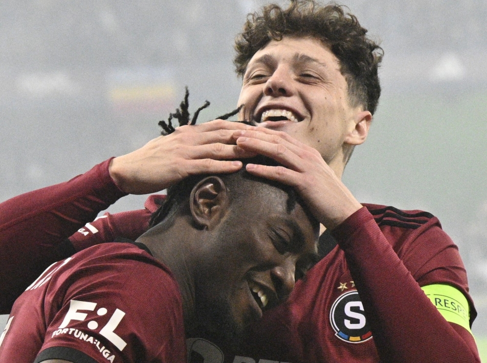 Sparta turned the derby on Slavia, progress was arranged by Olatunji and Karabec.  Zlín beat Liberec in the quarterfinals – ČT sport – Czech Television