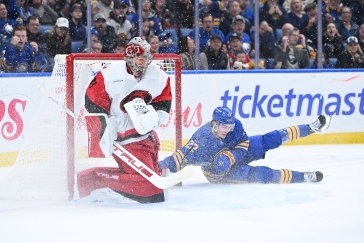 Rittich vychytal osmé čisté konto, Hronek skóroval za Vancouver, Pastrňák asistoval