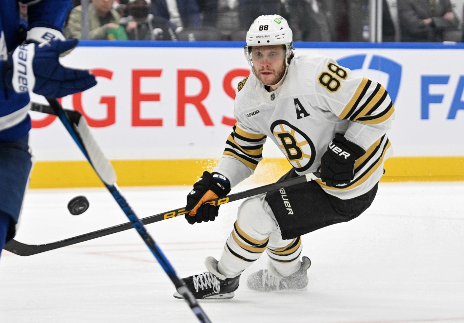 Pastrnak Struggles as Maple Leafs Push Bruins to Brink of Elimination