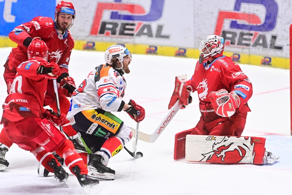 Pardubice equalized in the final series, Třinec also finished without Marinčin – ČT sport – Czech Television