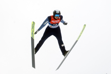 ŽIVĚ: Zimní sezona v plném proudu. Běh žen vyhrála Karlssonová. Sdruženáři skáčí na velkém můstku