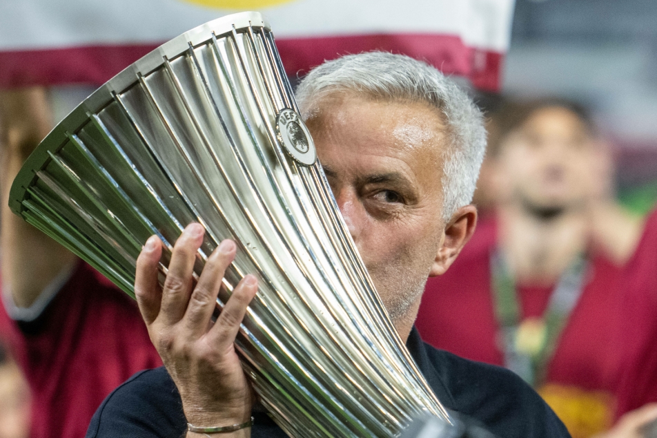 Questo passerà alla storia della Roma e del sottoscritto, ha annunciato Mourinho dopo il suo quinto titolo europeo – T sport – Czech Television