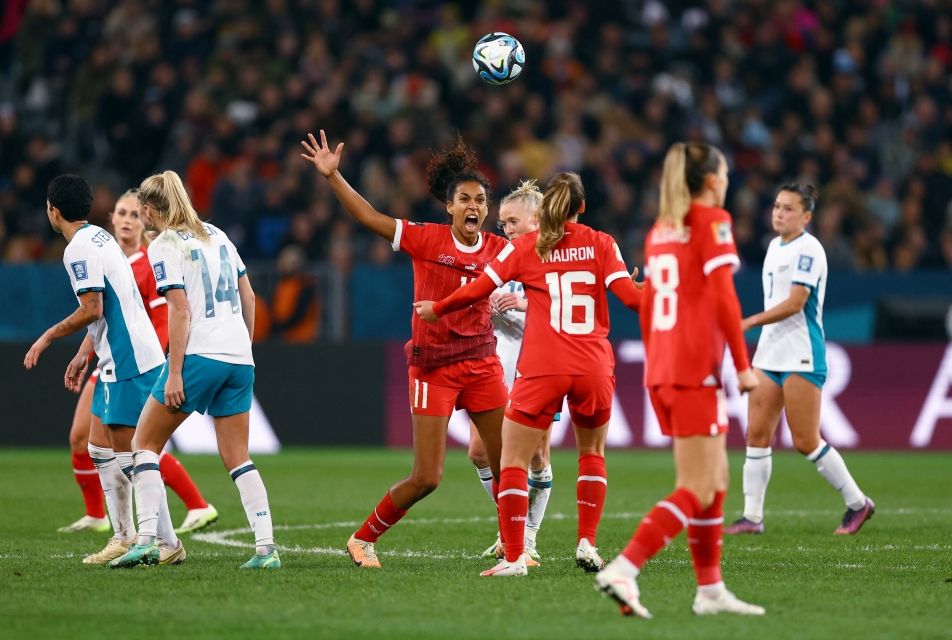 Sveitserne avsluttet VM-gruppen med uavgjort, Marokko feiret en historisk seier – ČT Sport – Tsjekkisk TV