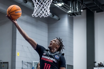 Nymburk deklasoval Slavii 113:77 a vyhrál i dvanáctý zápas