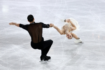 Kanadskou brusli nejlépe načali Haseová s Volodinem, Mrázkovi se představí večer