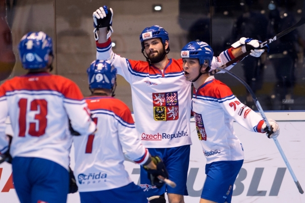 Hokejbalisté na MS porazili i Slovensko a ve čtvrtfinále je čekají Finové