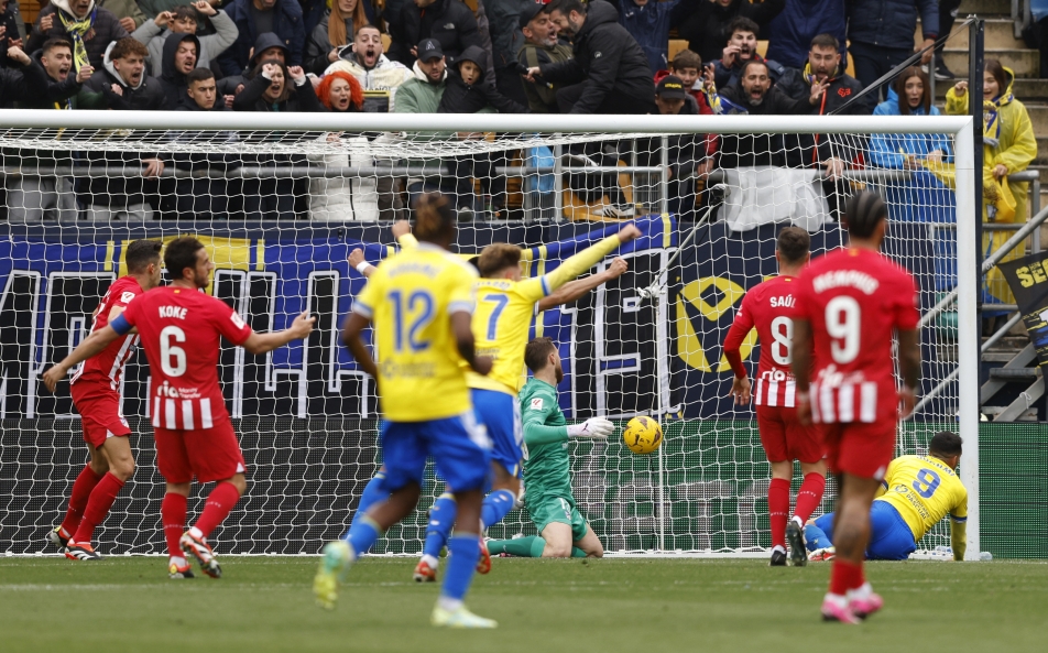 Cádiz vyhrál po šesti měsících, odneslo to Atlético Madrid. Girona zůstala druhá