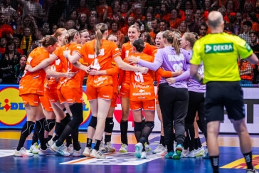 Na MS házenkářek triumfovaly favoritky, Francie deklasovala Tunisko