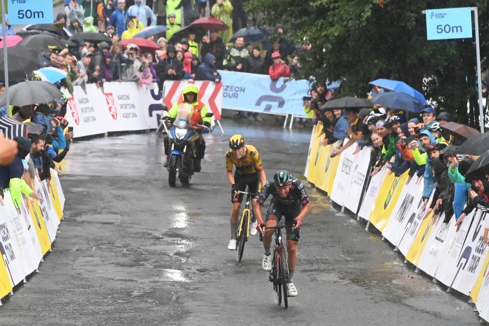 First Professional Victory at Czech Race: Lipowitz Claims Victory in Rainy Conditions and Mountain Climbing