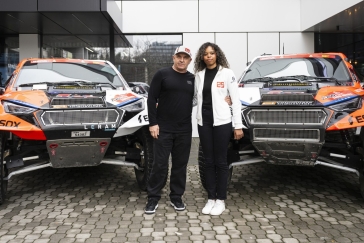 Kolocová o premiéře otce na Dakaru: Už mám víc zkušeností než on, takže mu pomáhám s přípravou