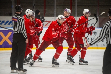 ŽIVĚ: První hokejová liga Slavia Praha – Piráti Chomutov