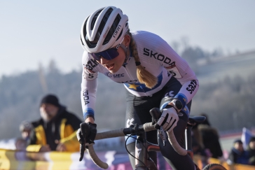 Sedlo spadlo, soupeřky ujely, víra zmizela. Bukovská přesto v Táboře zvítězila