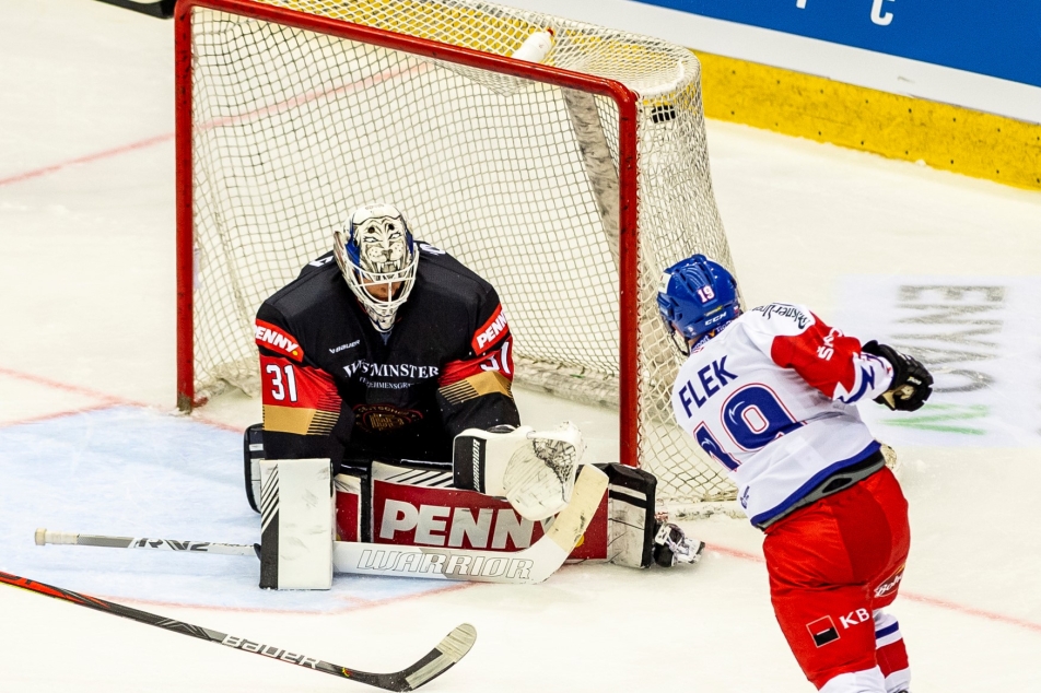 Two thousandth duel and half a dozen goals for that.  The Czechs overtook the Germans – Czech Television – Czech Television in a ceremonial match