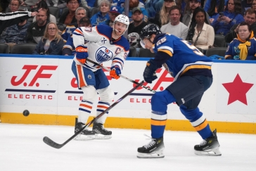 McDavid mezi legendami, v osmadvaceti už má 1100 bodů v NHL