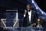 Nejlepším fotbalistou světa je poprvé Ousmane Dembelé, Bonmatíová slaví již potřetí