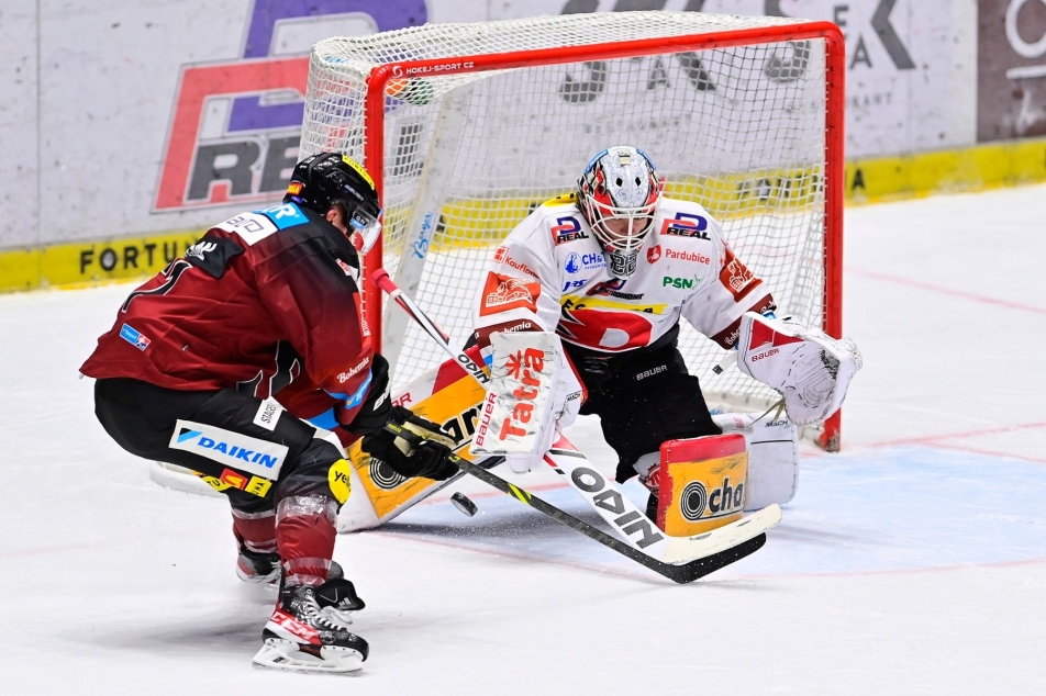 Two-point Sobotka and bulletproof Kovář handled Sparta victory in Pardubice – ČT sport – Czech TV