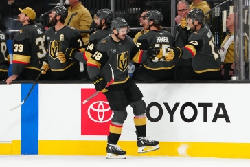 Hertl vstřelil dva góly, Vladař vychytal desátou výhru. Nečas třemi asistencemi pomohl k debaklu Montrealu