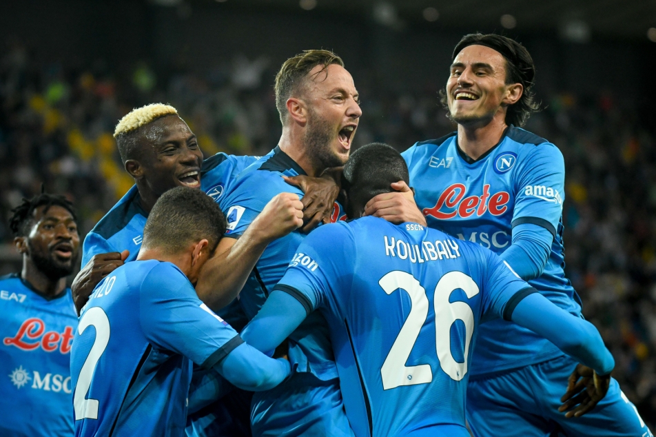 Il Napoli batte la Lazio e la Roma e guida la Serie A per punteggio davanti al Milan, Vlahovi regna di nuovo – T sport – Czech Television