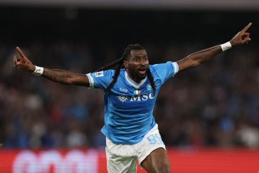 Neapol vyhrála v Lecce a upevnila si vedení v Serii A