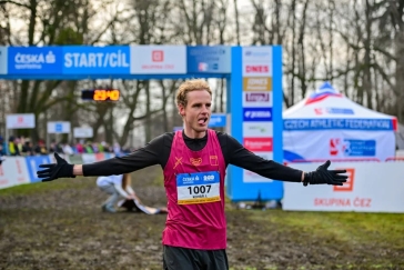 Kovář a Hrochová popáté vládli na republikovém šampionátu v krosu