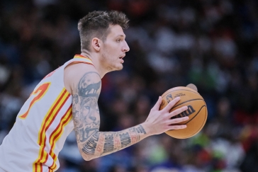 Krejčí sedmi trojkami přispěl k výhře Atlanty nad New Orleans