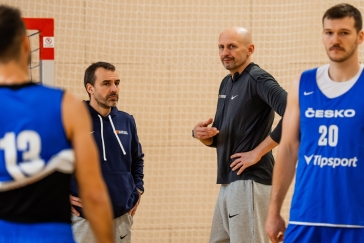 Bartoň přizval do reprezentace po tříleté absenci Samouru. Je to privilegium, říká křídelník