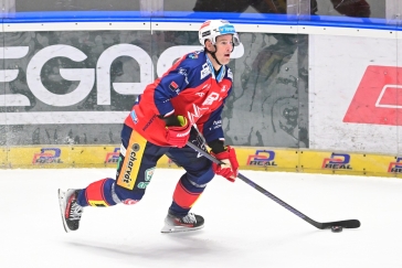 Reprezentační kapitán Červenka se upsal Pardubicím do roku 2028