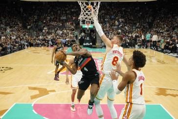 Atlantě se proti San Antoniu nedařilo, Krejčí zapsal pět bodů